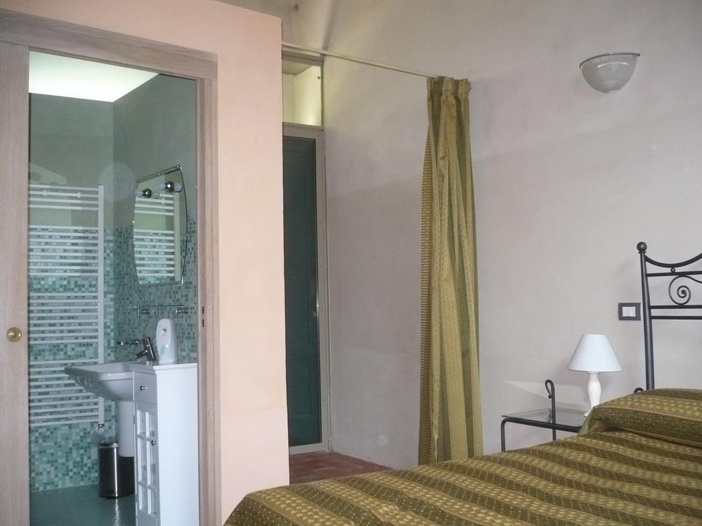 Casa Vacanze "Casale Al Pino" Riparbella Eksteriør billede