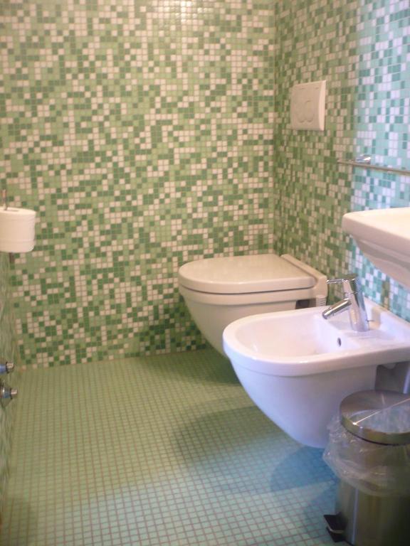Casa Vacanze "Casale Al Pino" Riparbella Værelse billede