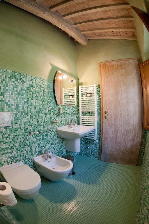 Casa Vacanze "Casale Al Pino" Riparbella Værelse billede