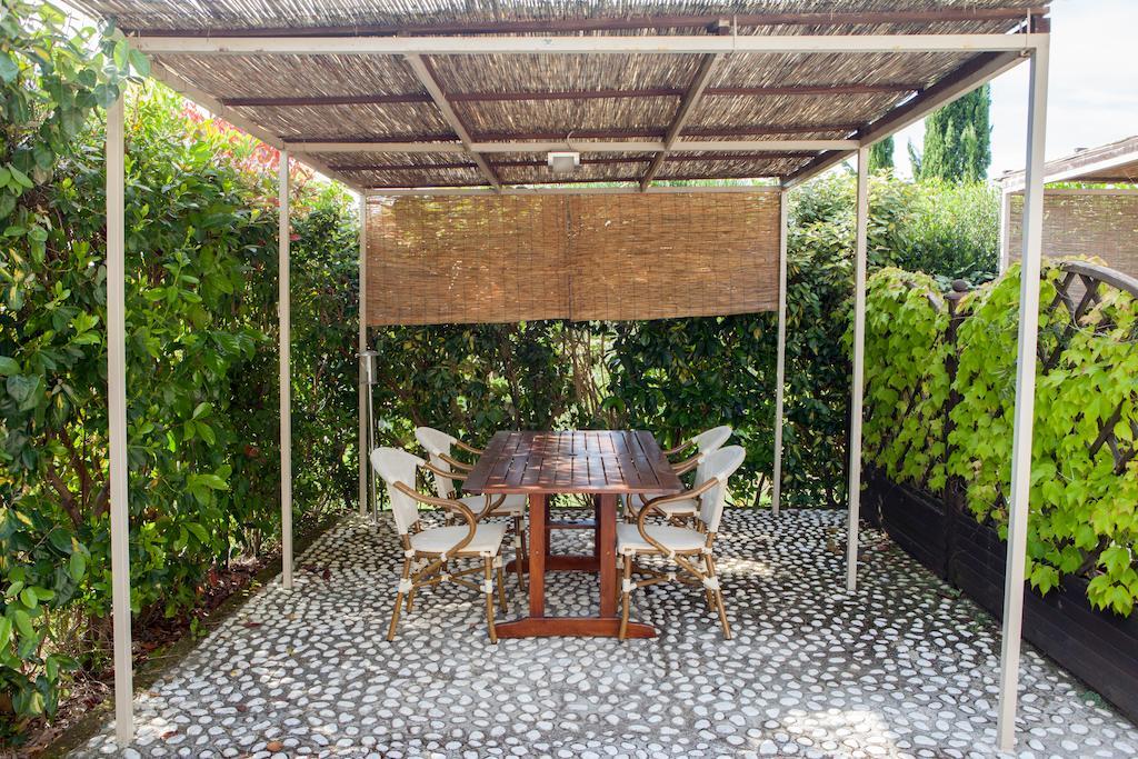 Casa Vacanze "Casale Al Pino" Riparbella Værelse billede